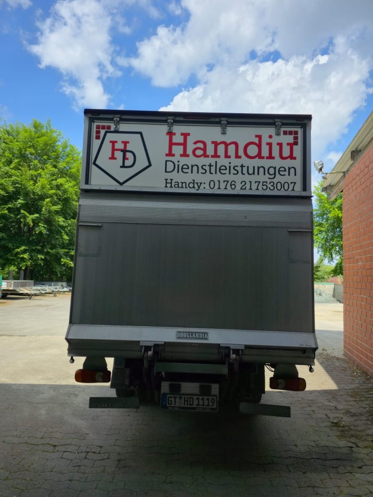 LKW von hinten fotografiert